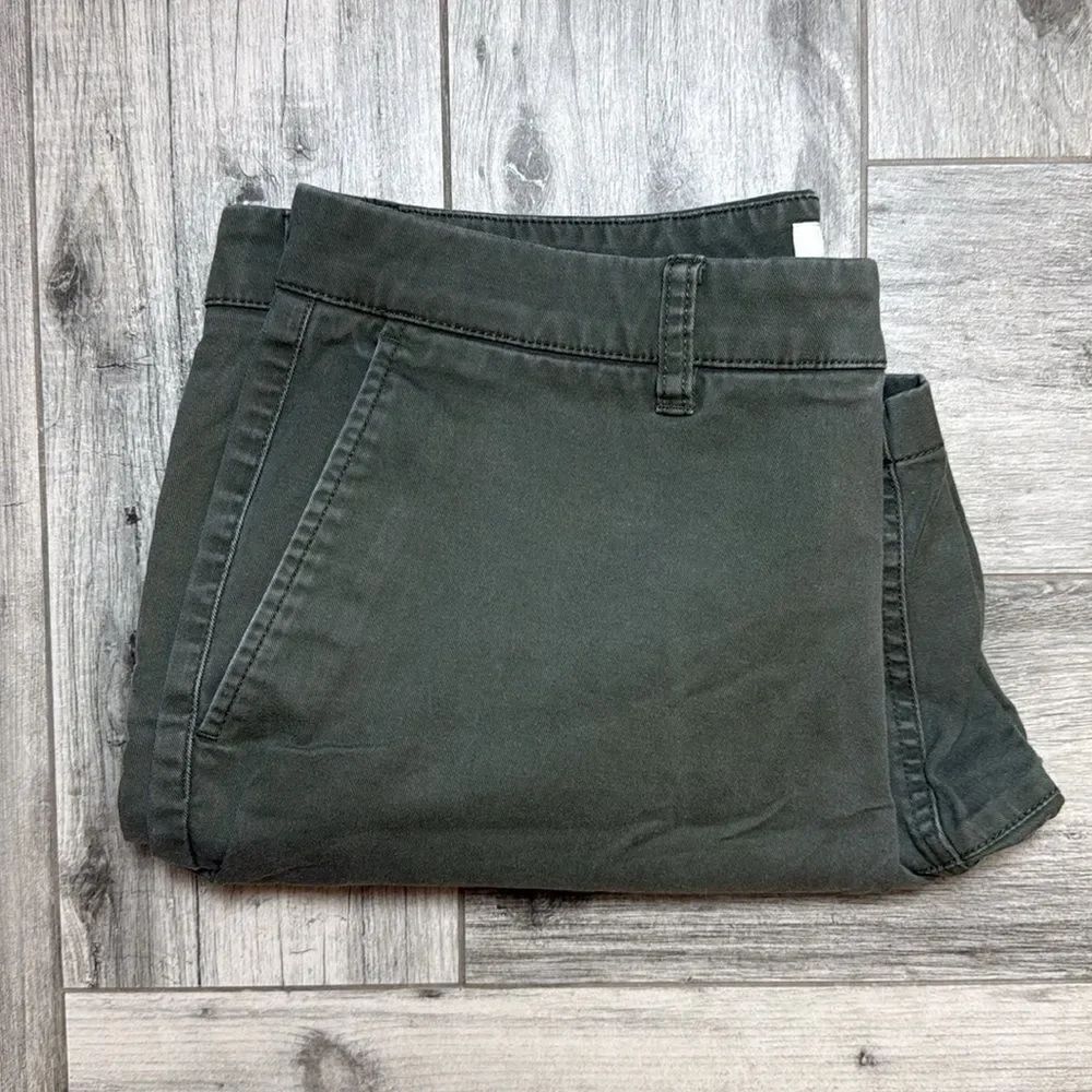 Hawker Rye Men's Essential Wash Chino Shorts Olive Green Size 33 x 7 WITH FLAW